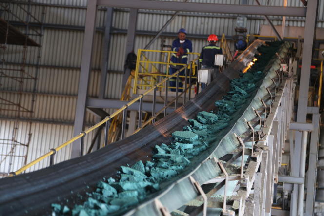 Dans une usine d'extraction de cobalt à Lubumbashi, République démocratique du Congo, février 2018.