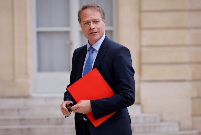 Le président de la Confédération française des petites et moyennes entreprises, François Asselin arrive pour une réunion avec les syndicats et le président français, à l'Elysée, à Paris, le 6 juillet 2021.