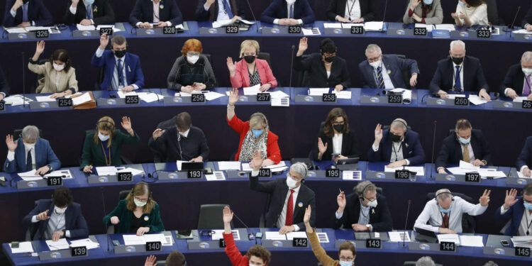 Le Parlement européen appelle à plus de transparence sur les salaires pour réduire les inégalités entre les femmes et les hommes