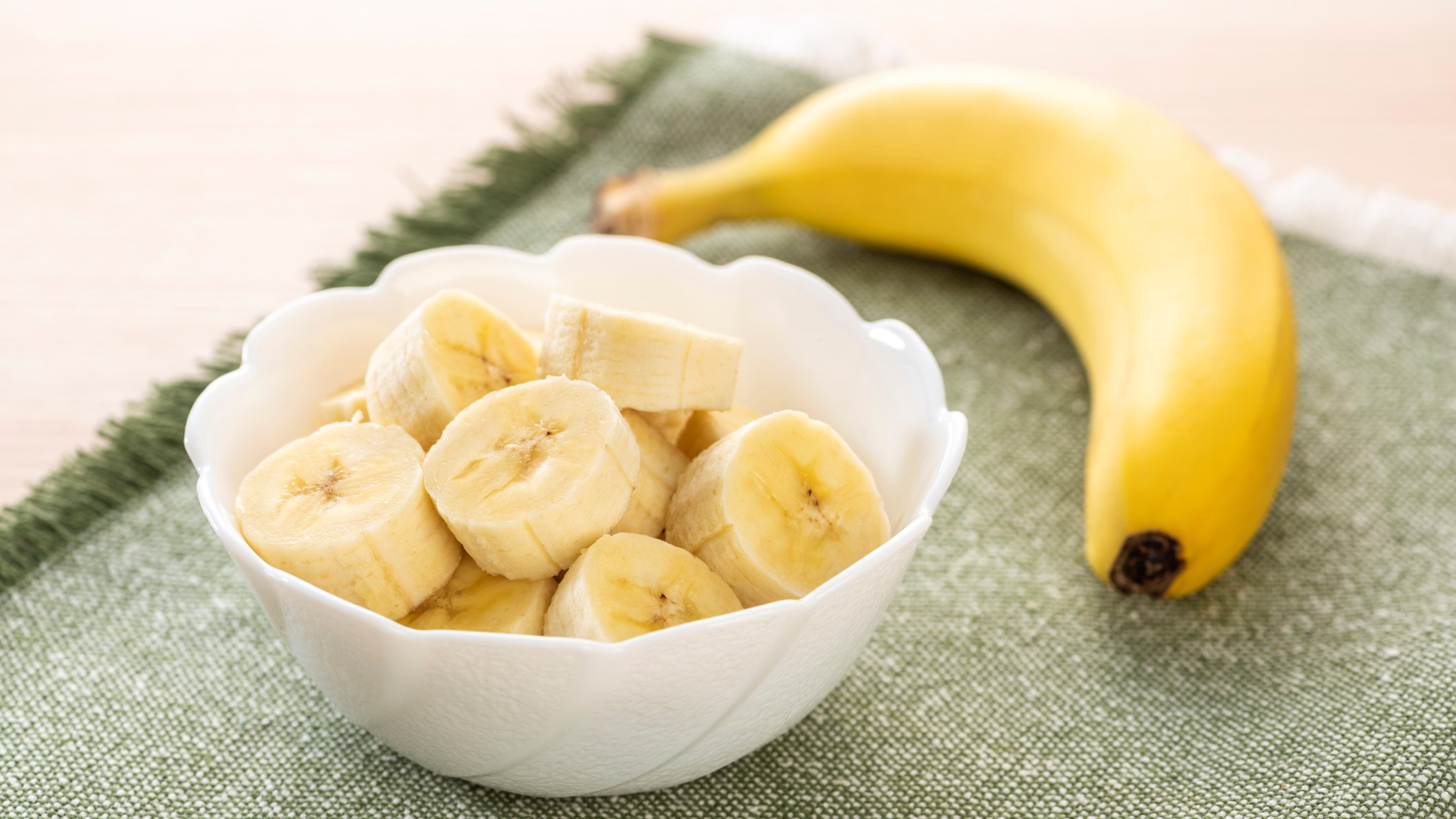 Les bananes regorgent de nutriments et offrent une grande variété de bienfaits pour la santé.
