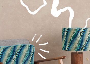 L’image peut contenir : meuble et chaise