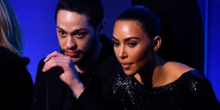 L’image peut contenir la personne humaine Pete Davidson Ilfenesh Hadera et l’interprète