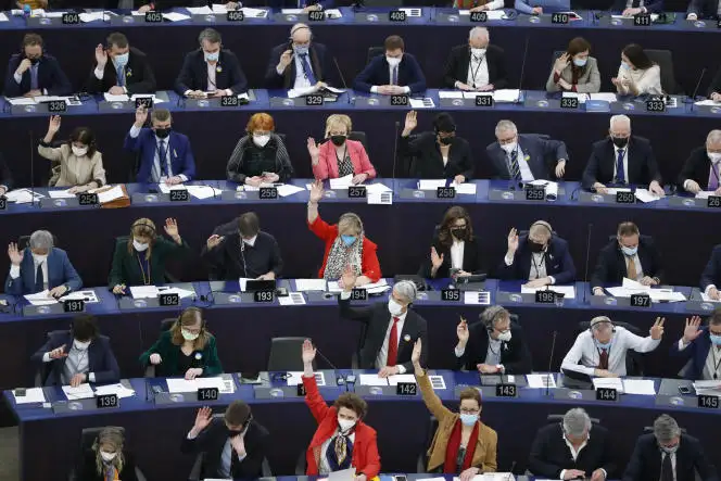 « Le Parlement européen a décidé d'accélérer le processus en votant le 5 avril pour la transparence des salaires » (Photo : Parlement européen, 5 avril).