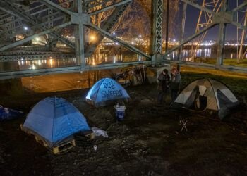 Le VIH, le sans-abrisme et la politique se rencontrent en Virginie-Occidentale