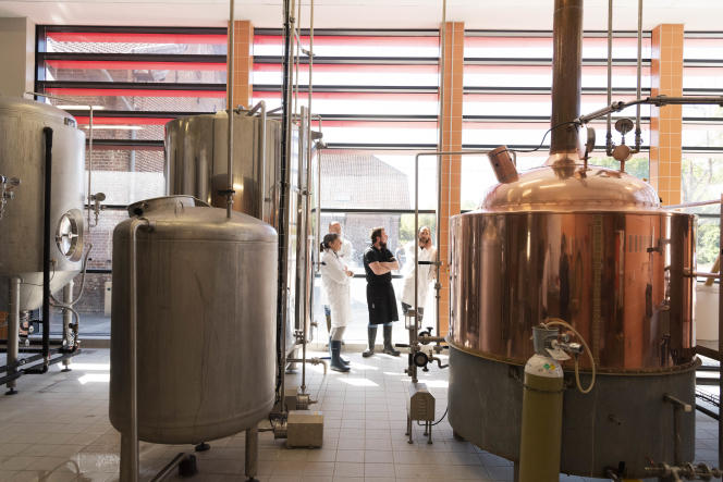 Les réservoirs de la microbrasserie du lycée Biotech de Douai.