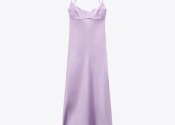 Zara vient de sortir la robe TikTok dans une nouvelle couleur