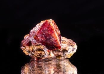 Les cristaux anciens contiennent des indices sur les raisons pour lesquelles la croûte terrestre s’est brisée comme une crème brûlée il y a 3,8 milliards d’années