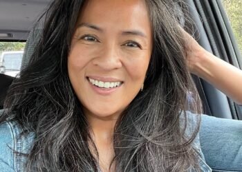 Astuce de maquillage rapide: une autre façon d’utiliser votre gel pour sourcils transparent préféré