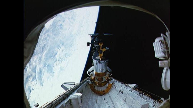 Déploiement de Galileo de la NASA et de l’IUS depuis la soute de STS-34 Atlantis le 18 octobre 1989. NASA & JPL & KSC