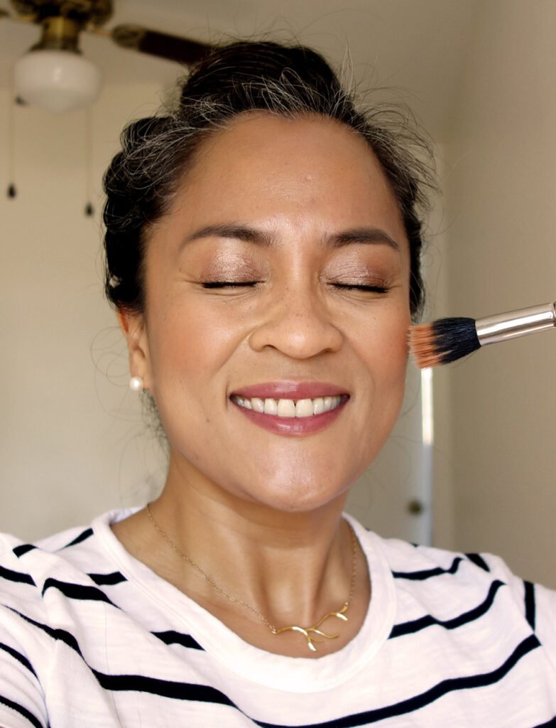 Astuce de maquillage rapide: Le meilleur pinceau pour un blush Astuce de maquillage rapide: Le meilleur pinceau pour un blush en poudre ou un bronzer sans effort
