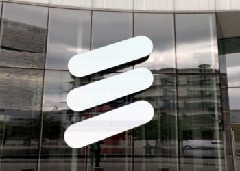 Ericsson, Deutsche Telekom Says to Use Solar, Wind Energy for 5G Mobile Masts in Germany