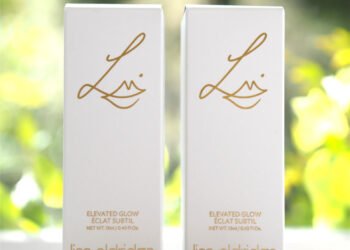 Lisa Eldridge Elevated Glow Highlighter Pink Moon Rising Review