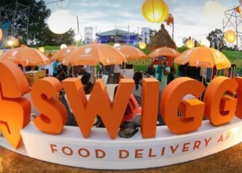 Swiggy Agent in Bengaluru Uses Dunzo to Deliver Order Assigned to Him, Twitter Reacts