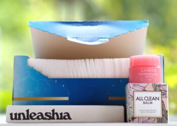 Unleashia Pretty Easy Glitter Stick