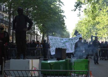 116 500 manifestants en France selon l’intérieur, plus de 210 000 selon la CGT ; affrontements à Paris