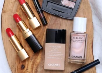 rouges à lèvres brillants estivaux chanel