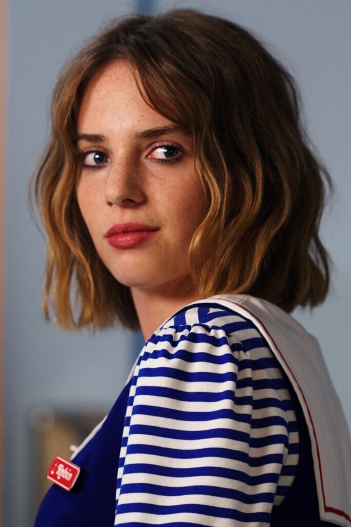 Stranger Things : Maya Hawke est la fille d'Uma Thurman L'image peut contenir un visage humain et une tête