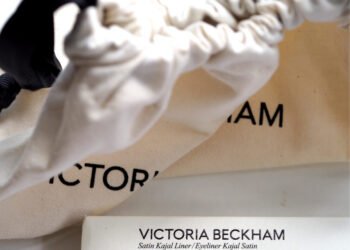 Victoria Beckham Kajal en bronze