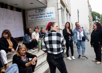 A Reims, la grève des "gilets jaunes" d'Orpea
