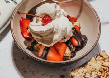 Camila Alves McConaughey sur Sundaes, SPF et l'huile pétillante qu'elle porte pour une soirée