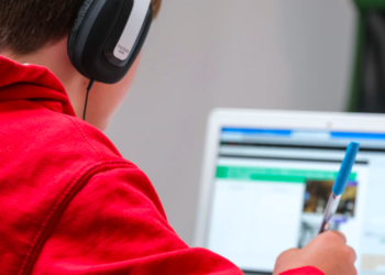 Comment un fournisseur d'accès Internet par fibre s'efforce de mettre fin à la plus grande perturbation de l'éducation de l'histoire récente