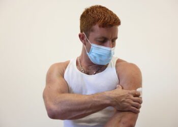 Les hommes homosexuels devraient réduire leurs partenaires pour l'instant pour éviter la variole du singe, selon l'OMS