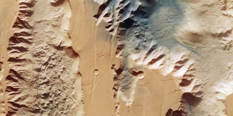 ESA’s Mars Express Shows Views of the Largest Canyon in Our Solar System