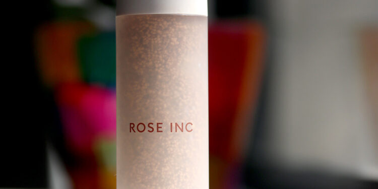 Rose Inc Skin Enhance Luminous Tinted Serum : un incontournable estival