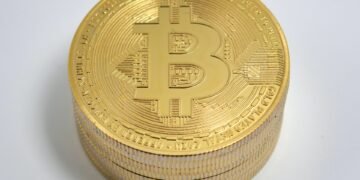 100 adresses Bitcoin détiennent 10 000 or BTC de plus aujourd'hui - CryptoMode