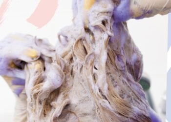 L’image peut contenir : humain, lavage et personne