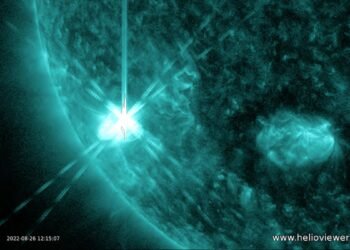 Une puissante éruption solaire frappe la Terre et provoque une panne de radio en Europe et en Afrique