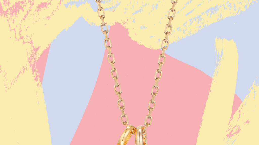 L’image peut contenir : pendentif, accessoires, accessoire, bijoux, médaillon et collier