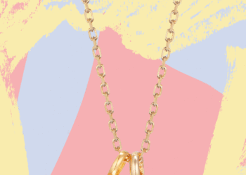 L’image peut contenir : pendentif, accessoires, accessoire, bijoux, médaillon et collier