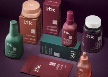 La ligne de soins de la peau «ITK» de Brooklyn et Bailey McKnight est lancée aujourd'hui