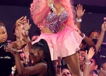 Nicki Minaj vient de plaider la cause de la beauté barbiecore aux VMA