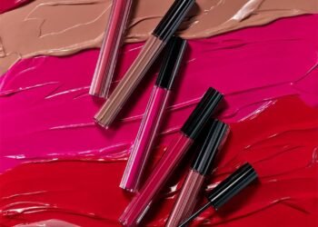 Paris Jackson sur son amour pour KVD Beauty, le baume à lèvres Burt's Bees et la mousse de mer d'Irlande