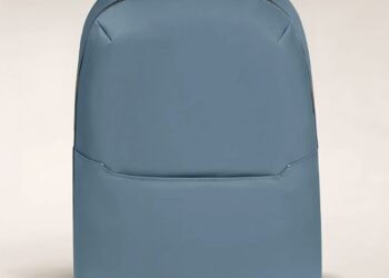 L’image peut contenir : sac à dos et sac