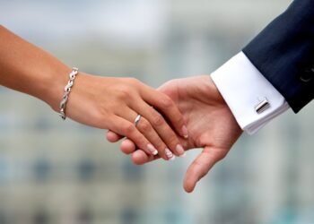 10 touches affectueuses et romantiques pour créer un lien plus fort