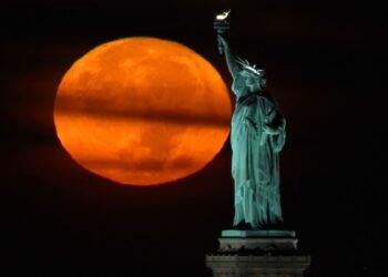 La pleine Harvest Moon se lève le 10 septembre 2022