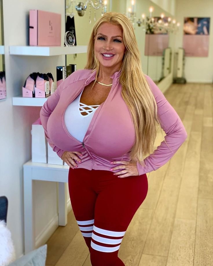 Allegra Cole, Vêtements, Mixte, Sourire, Coiffure, Épaule, Bras, Violet, Pantalon actif, Cou, pantalon de yoga