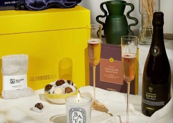 L’image peut contenir : plante et poterie