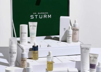 L’image peut contenir : bouteille et cosmétiques