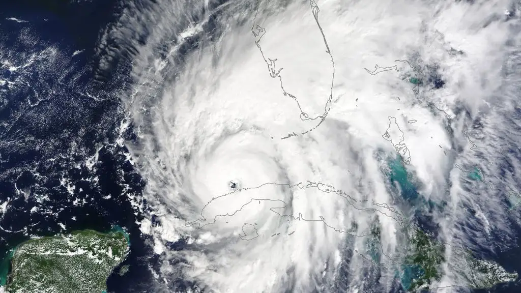 L'ouragan Ian déclenchera des inondations « potentiellement mortelles » en Floride en tant que tempête de catégorie 4