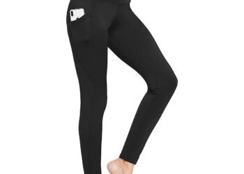 L’image peut contenir : vêtements, vêtements, pantalons et collants