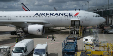 Air France sous la menace d'une grève des hôtesses et stewards