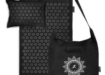 L’image peut contenir : outil, hache, sac et sac fourre-tout