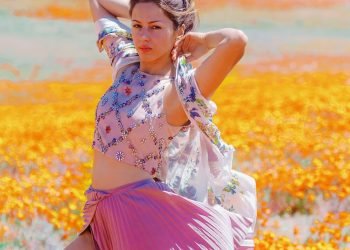 Annet Mahendru sur Ice-Cold Plunges, l'incontournable Clinique qui fonctionne si bien sous le maquillage et les huiles de massage