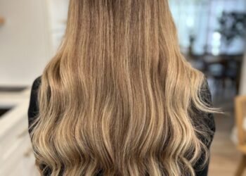 Ce nouveau traitement sans rinçage a donné à mes cheveux abîmés l'impression d'être fraîchement coupés