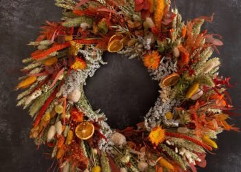 L’image peut contenir : art, peinture et couronne