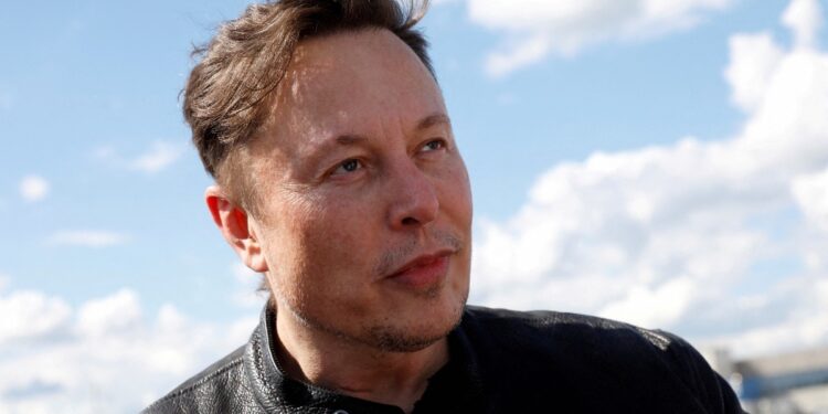 Elon Musk devrait aller de l'avant avec un accord Twitter de 54,20 $ par action: rapport – Thebuzzly